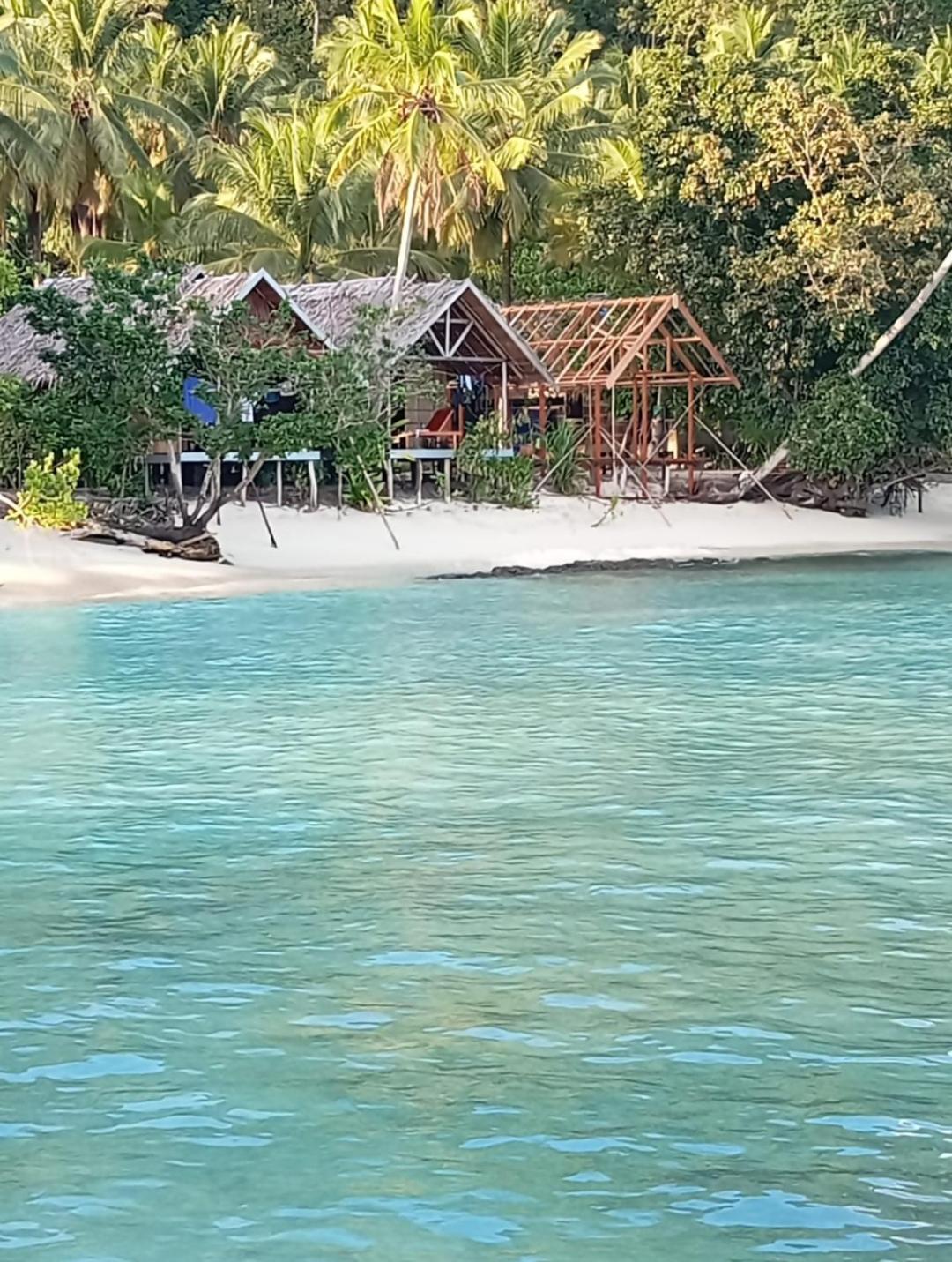 Bruno Raja Ampat * Pulau Mansuar